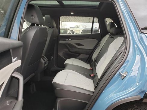 New 2026 Volkswagen Tiguan SE R-Line image 8