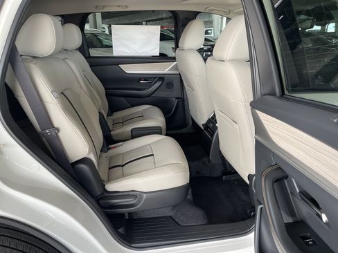 New 2025 MAZDA CX-90 Plug-In Hybrid w/ Preferred image 11