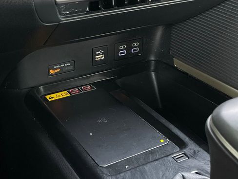 Used 2025 Toyota Camry SE w/ Multimedia Upgrade Package FWD image 19