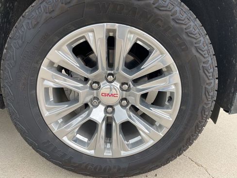 Used 2022 GMC Yukon Denali w/ Max Trailering Package image 8