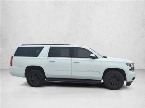 Used 2019 Chevrolet Suburban LT image 4