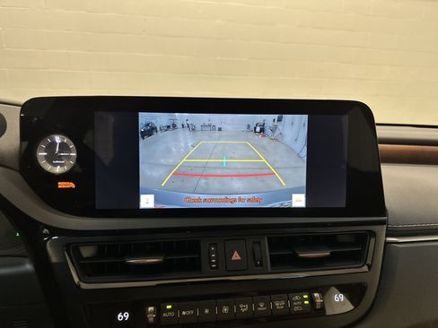 Used 2025 Lexus ES 350 w/ Premium Package FWD image 25