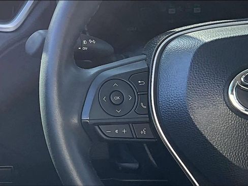 Used 2025 Toyota Corolla Cross XLE w/ Convenience Package image 24