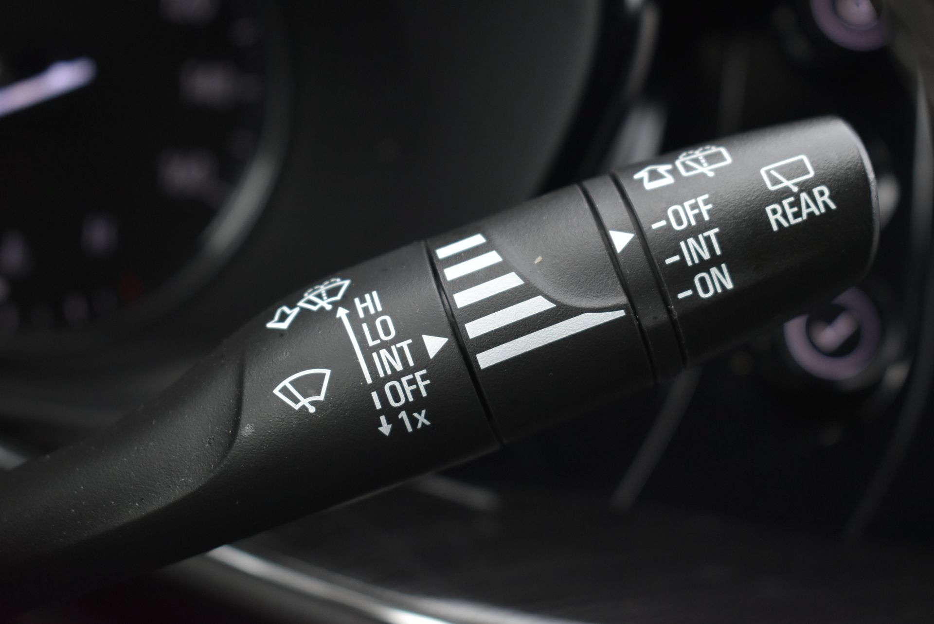 Used 2023 Buick Envision Essence AWD/4WD image 23