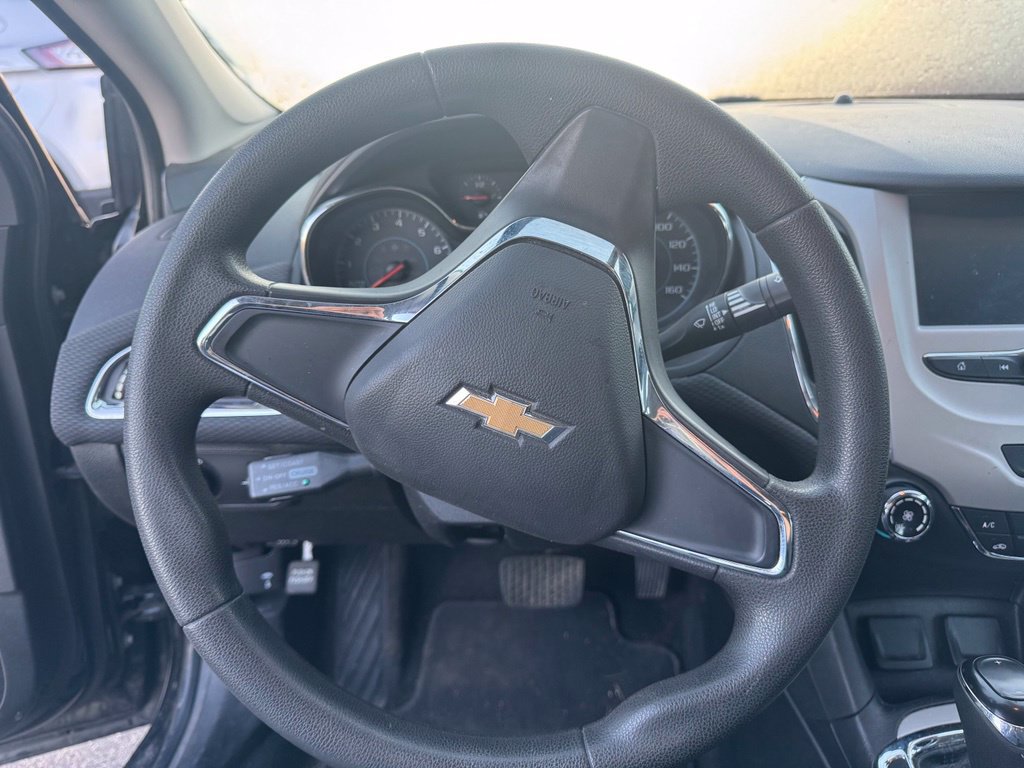 Used 2017 Chevrolet Malibu LT FWD image 9