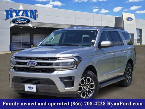 Certified 2024 Ford Expedition XLT AWD/4WD image 1