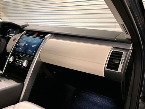 Certified 2025 Land Rover Discovery Dynamic SE AWD/4WD image 25
