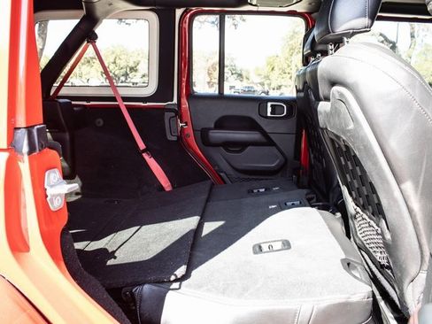 Used 2020 Jeep Wrangler Unlimited Rubicon w/ Quick Order Package 28Y Recon image 21