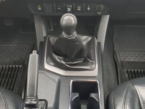 Used 2019 Toyota Tacoma TRD Sport AWD/4WD image 18