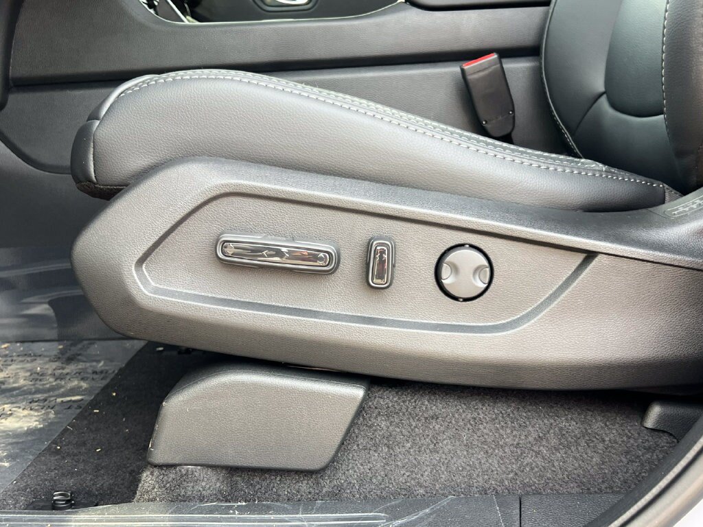 New 2026 Honda Pilot Touring image 10