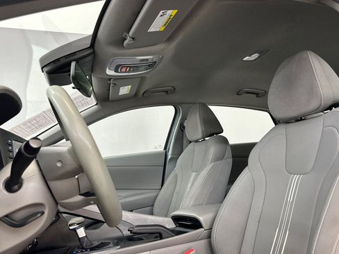 Used 2023 Hyundai Elantra SEL FWD image 5