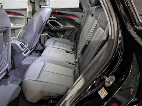 New 2025 Audi Q5 Premium Plus image 17