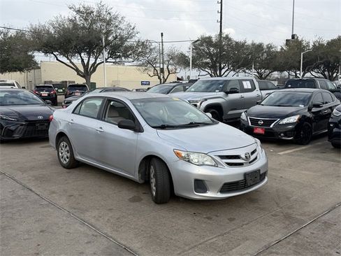 Used 2011 Toyota Corolla LE image 3