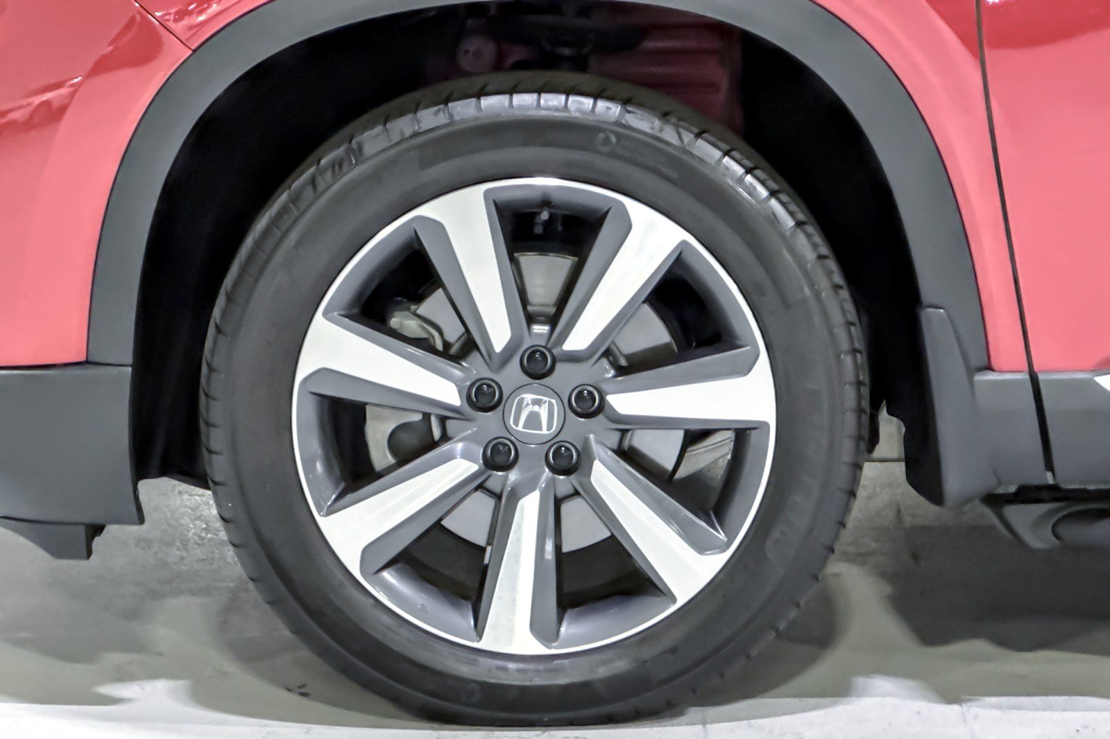 Used 2025 Honda Pilot Touring image 13