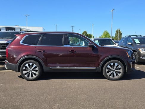 Used 2022 Kia Telluride EX w/ EX Premium Package AWD/4WD image 3