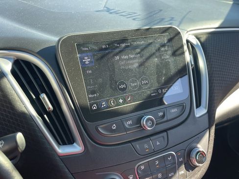 Used 2023 Chevrolet Malibu LT image 5