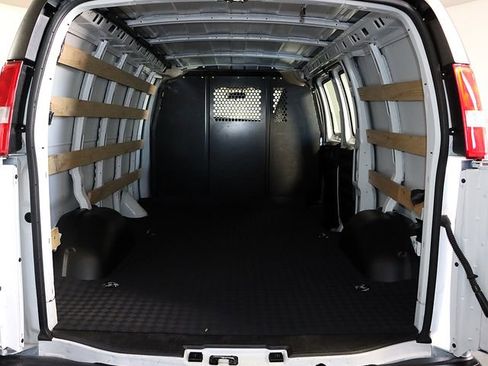 Used 2024 GMC Savana 2500 w/ Driver Convenience Package image 22