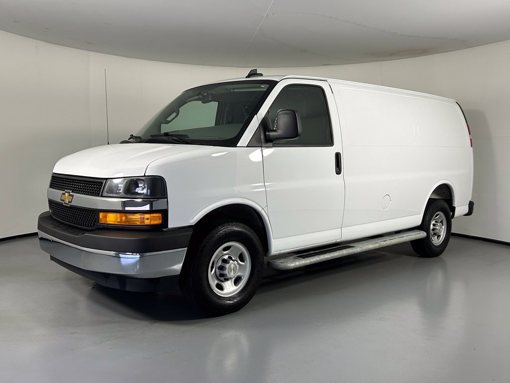 Used 2025 Chevrolet Express 2500 w/ Driver Convenience Package RWD image 3
