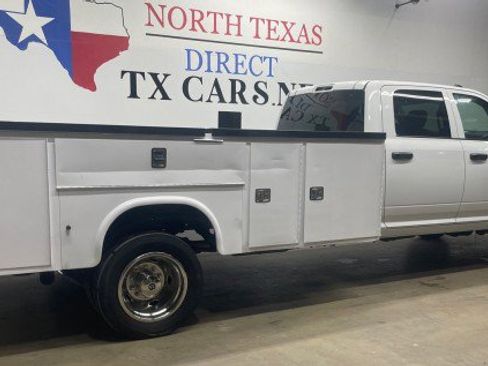 Used 2021 RAM 5500 Tradesman w/ Chrome Appearance Group image 5