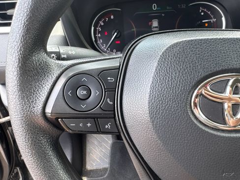 Used 2024 Toyota RAV4 XLE FWD image 19