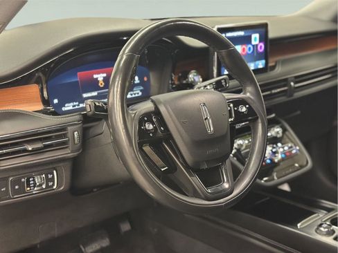 Used 2022 Lincoln Corsair Reserve w/ Equipment Group 201A image 17