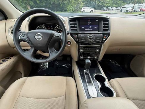 Used 2018 Nissan Pathfinder SV w/ Cargo Package FWD image 16