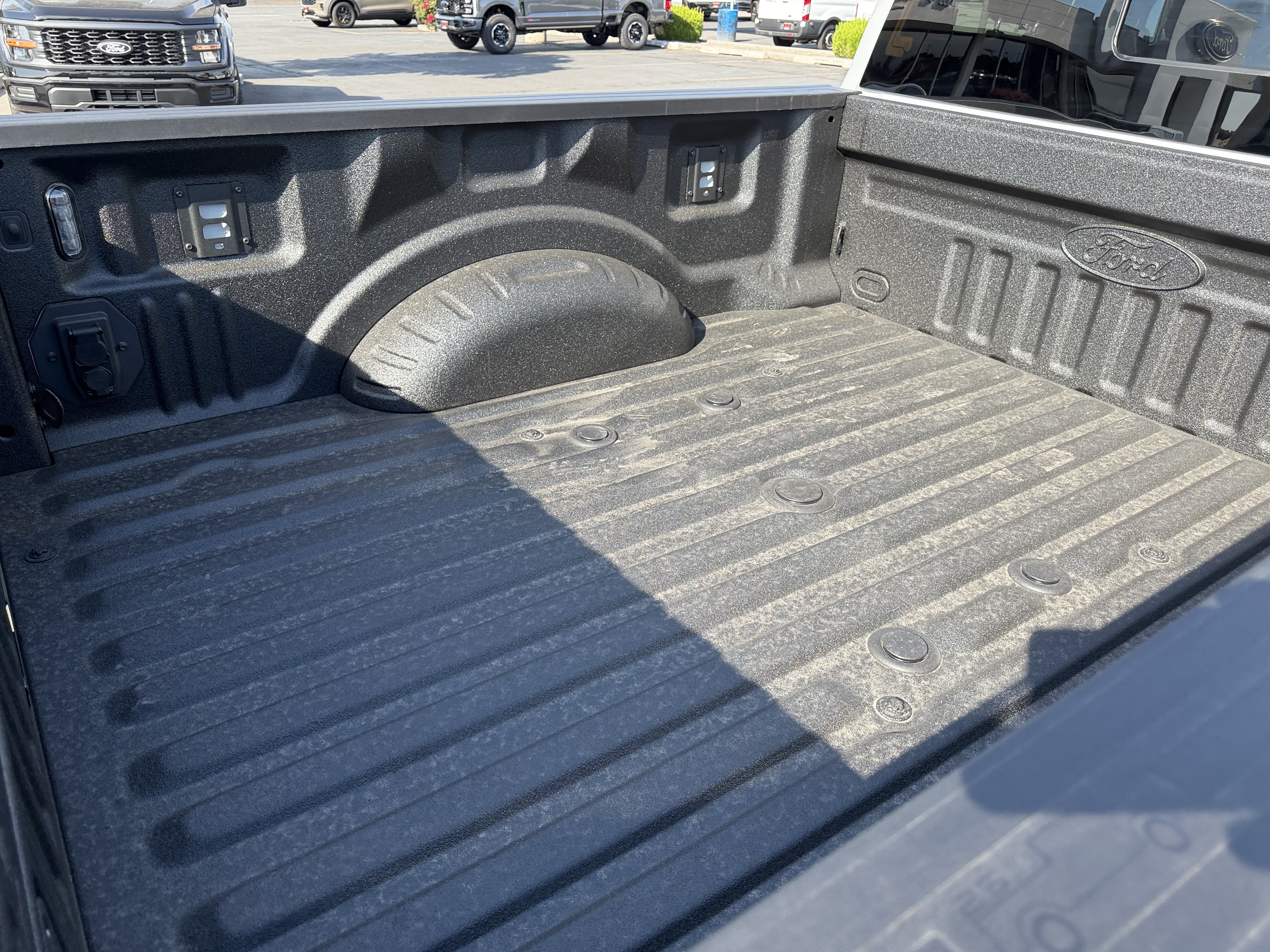 New 2026 Ford F350 Lariat w/ Tremor Off-Road Package AWD/4WD image 4
