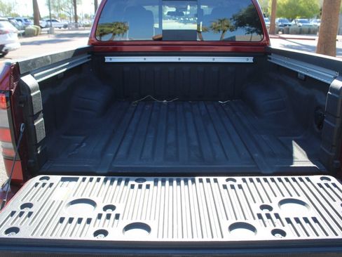 Used 2025 Nissan Frontier SV w/ SV Convenience Package RWD image 13
