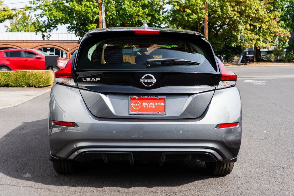 Used 2025 Nissan Leaf S FWD image 5