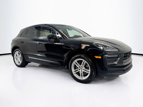 Certified 2025 Porsche Macan image 7