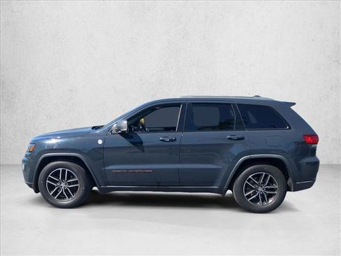 Used 2017 Jeep Grand Cherokee Trailhawk w/ Trailhawk Luxury Group AWD/4WD image 8
