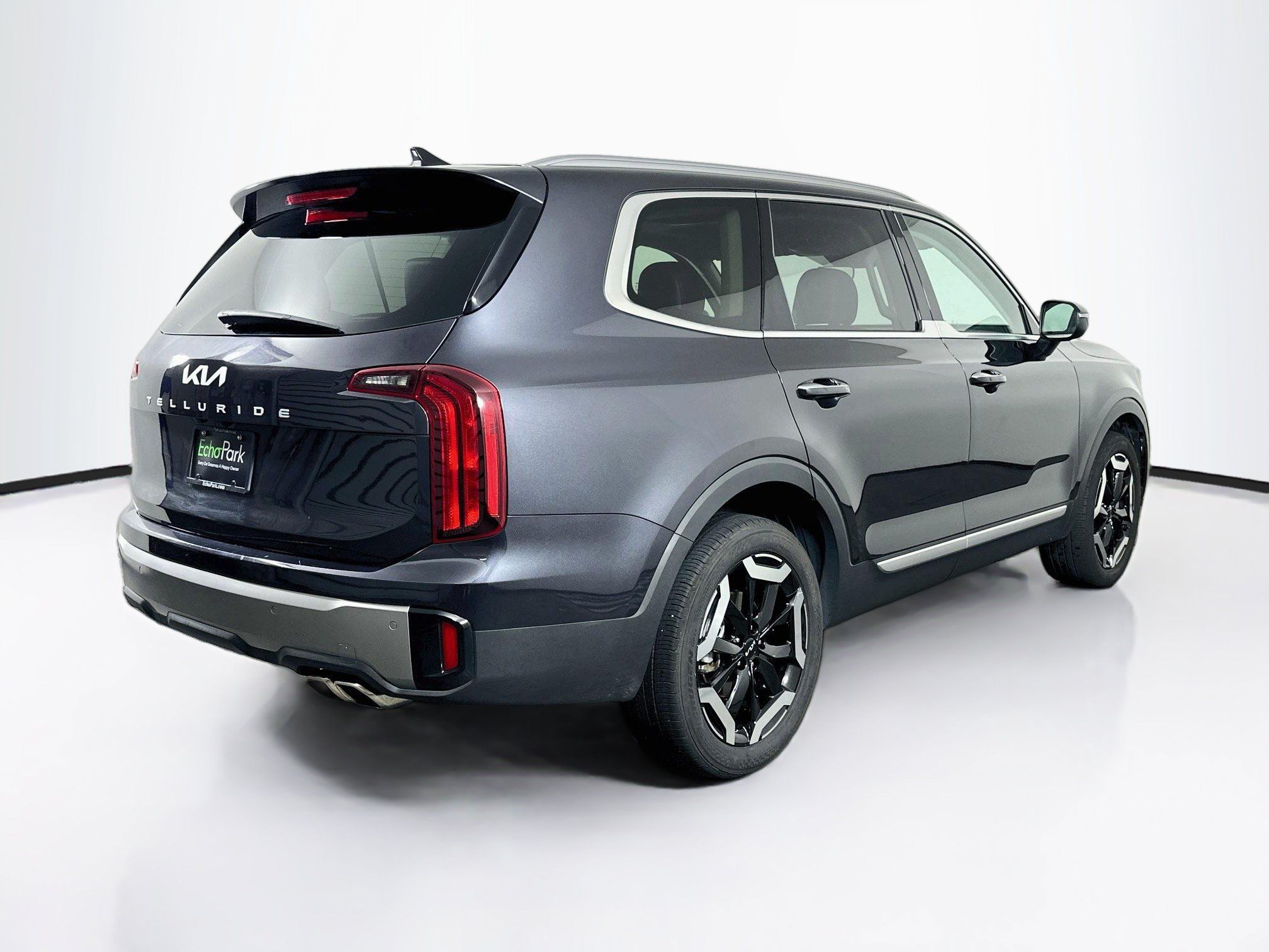Used 2025 Kia Telluride S FWD image 9