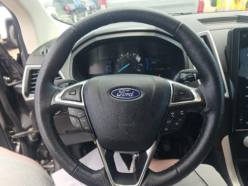 Used 2024 Ford Edge SEL w/ Convenience Package AWD/4WD image 4