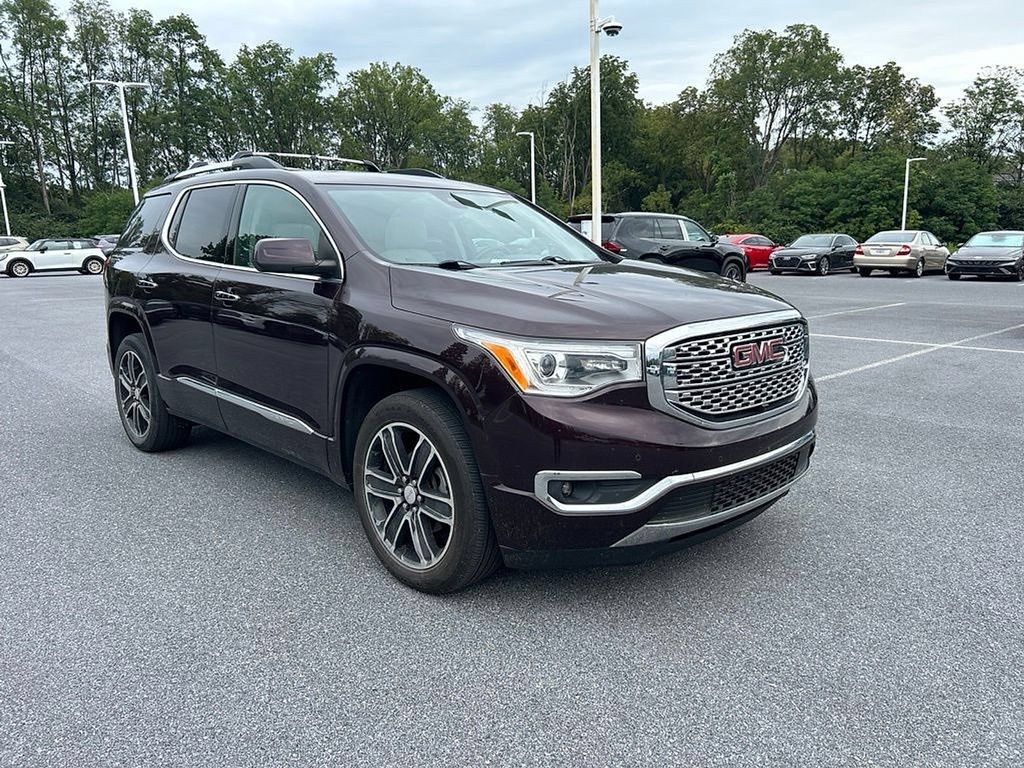 Used 2017 GMC Acadia Denali w/ Technology Package AWD/4WD image 2