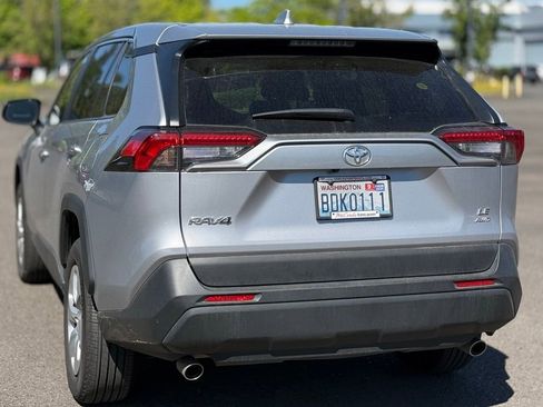 Certified 2023 Toyota RAV4 LE AWD/4WD image 3