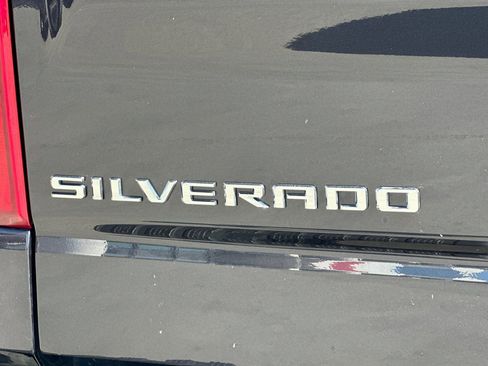 Used 2022 Chevrolet Silverado 1500 LT w/ Convenience Package II AWD/4WD image 25