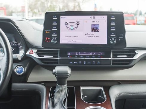 Used 2023 Toyota Sienna LE image 17