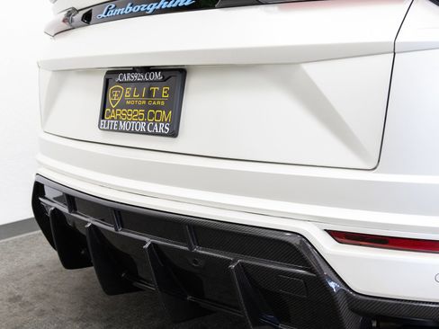 Used 2020 Lamborghini Urus AWD/4WD image 25