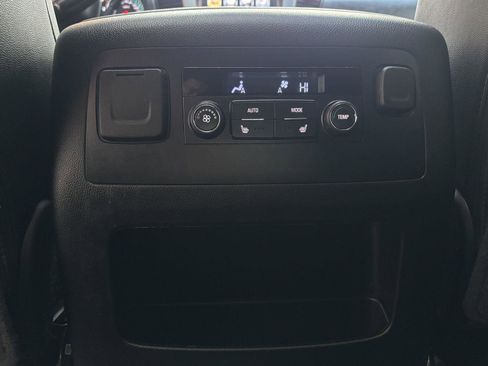 Used 2018 Chevrolet Tahoe LT w/ Luxury Package image 22