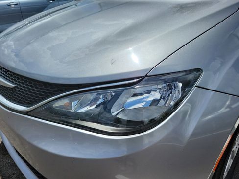Used 2021 Chrysler Voyager Lxi FWD image 5
