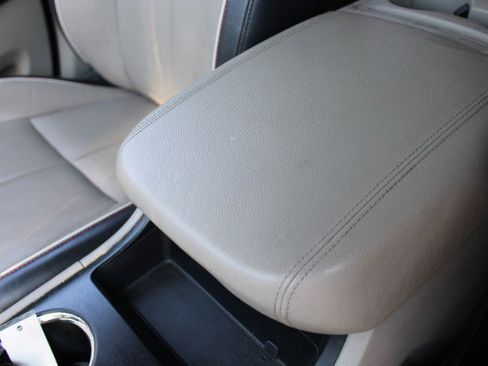 Used 2021 Kia Sedona EX FWD image 32