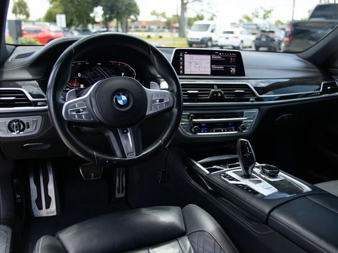 Used 2020 BMW 740i w/ M Sport Package RWD image 20