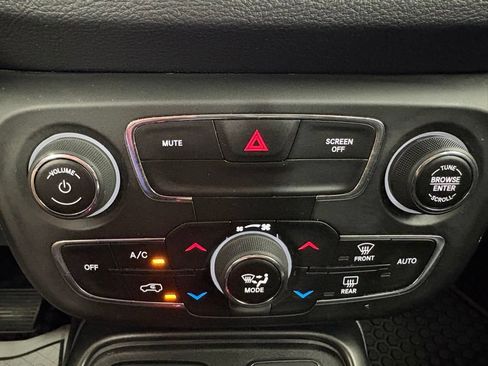 Used 2020 Jeep Compass Trailhawk AWD/4WD image 22