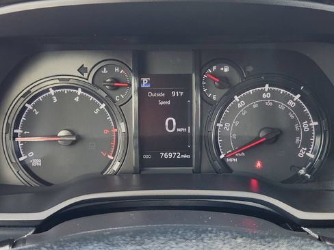 Used 2022 Toyota 4Runner SR5 RWD image 17