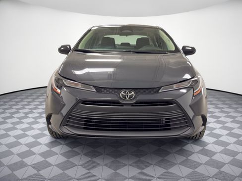 Used 2025 Toyota Corolla LE FWD image 6