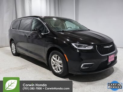 Used 2024 Chrysler Pacifica Touring-L