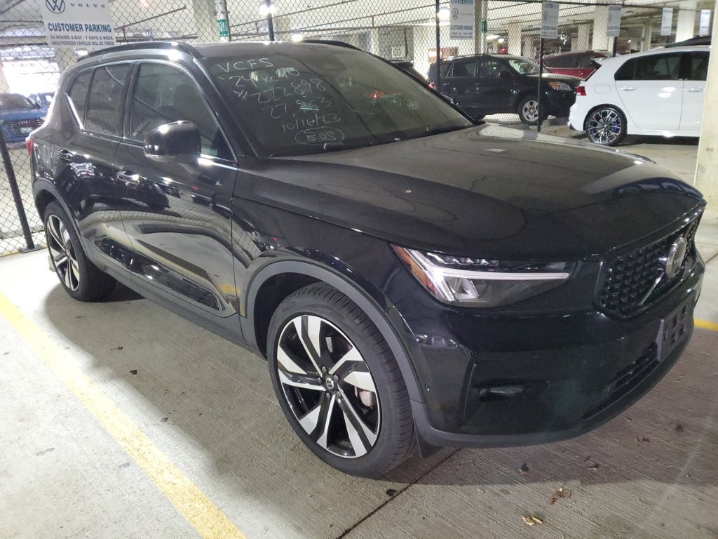 Used 2024 Volvo XC40 B5 Plus w/ Climate Package AWD/4WD image 27