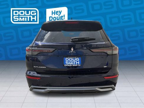 New 2026 Mitsubishi Outlander SE image 3