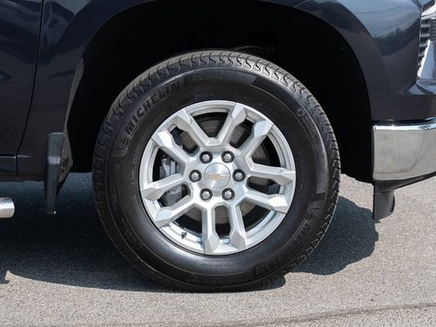 Used 2024 Chevrolet Silverado 1500 LT AWD/4WD image 12