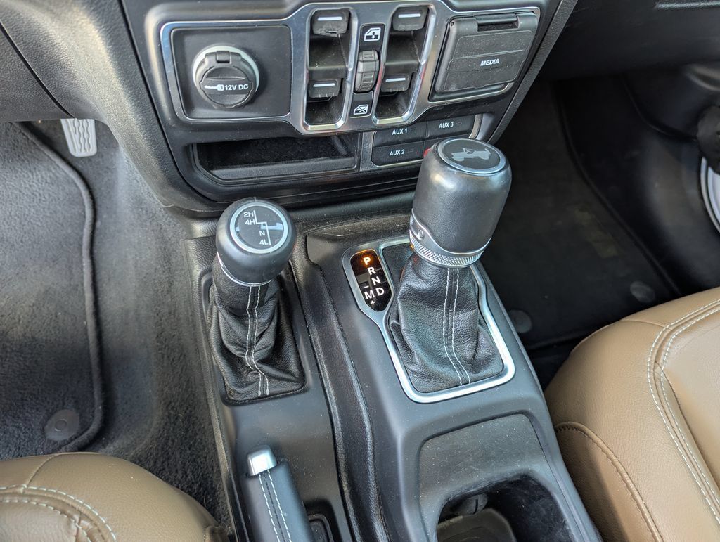 Used 2021 Jeep Wrangler Unlimited Sahara AWD/4WD image 12